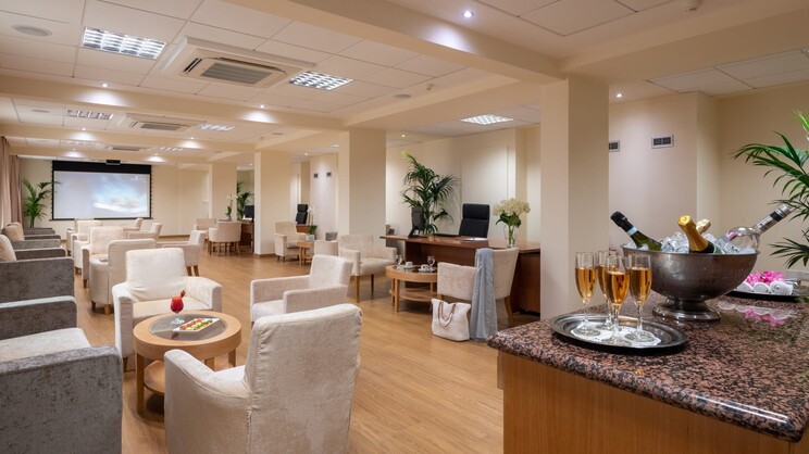 Constantinou Bros Athena Beach Hotel